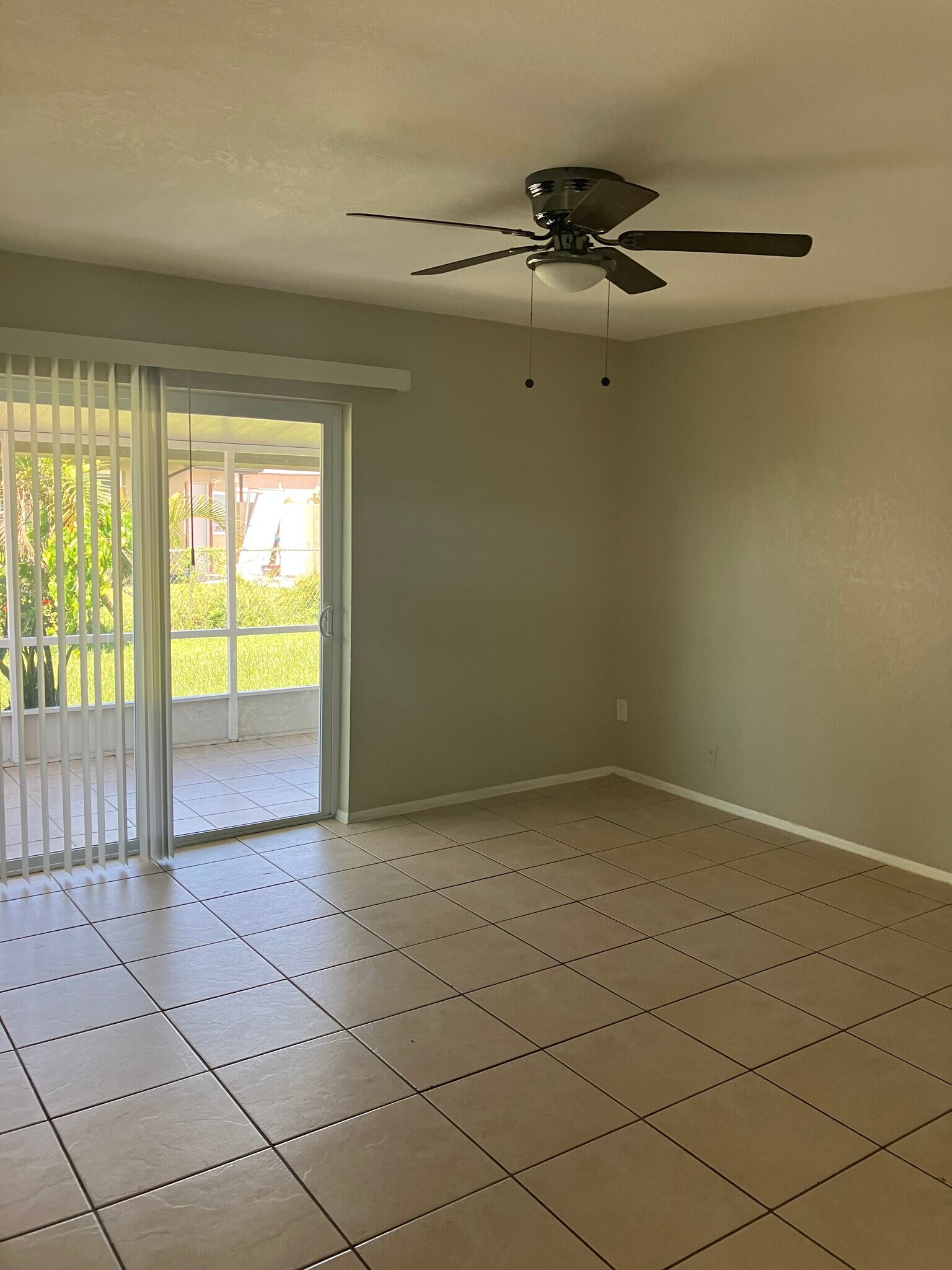 Building Photo - 5774 Gallatin Ln