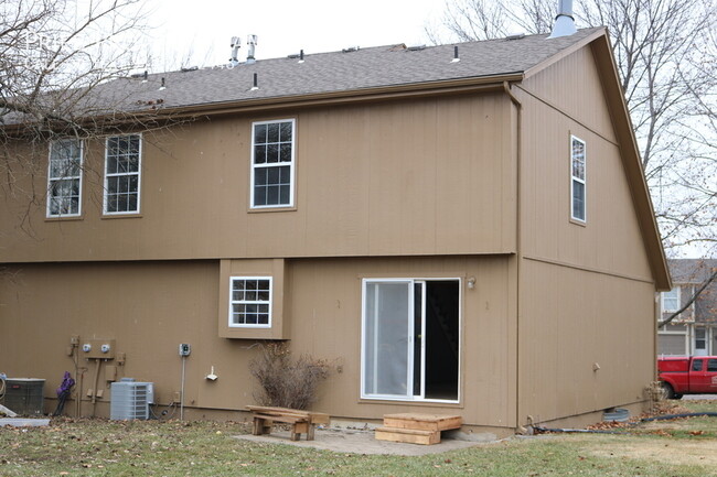 Building Photo - Riggs Duplex - Available November 27th