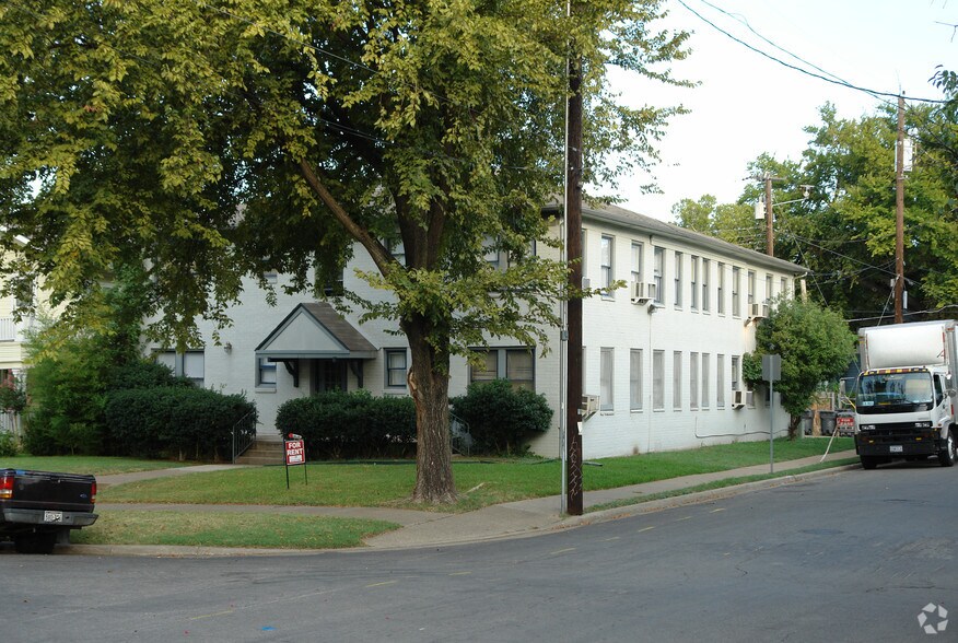 Primary Photo - 5211 Worth St