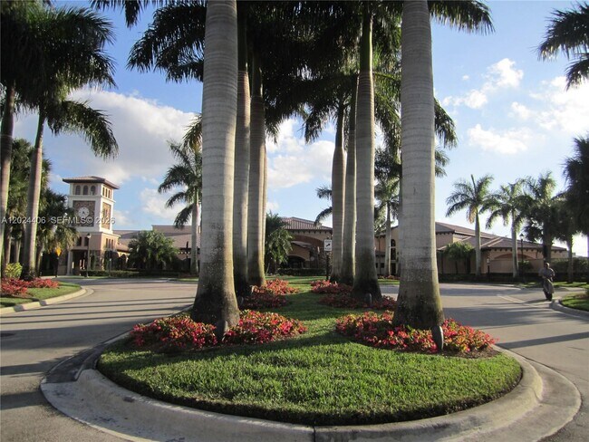 Building Photo - 12400 NW 78th Manor