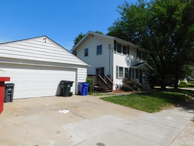 Building Photo - 303 Highland Dr NW