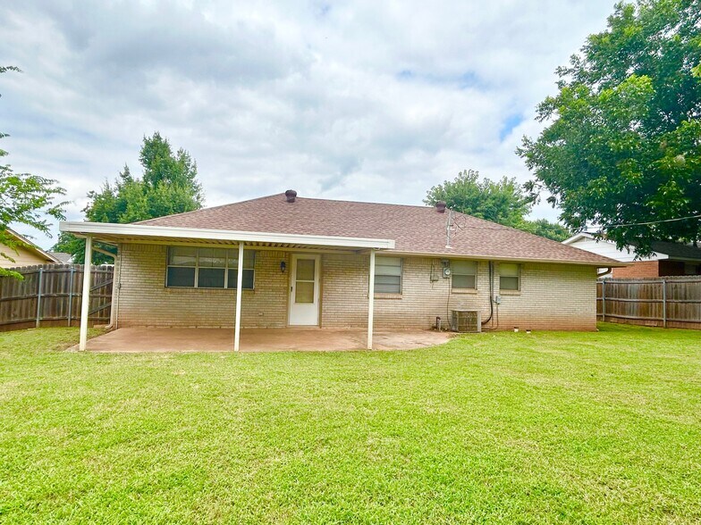 Backyard 1 - 628 Reynolds Rd