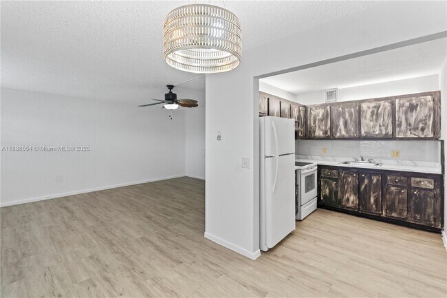 Building Photo - 301 SW 135th Ave