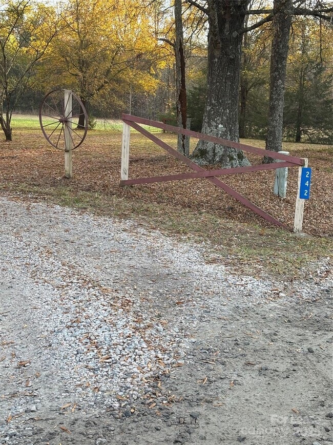 Building Photo - 242 John C Rd