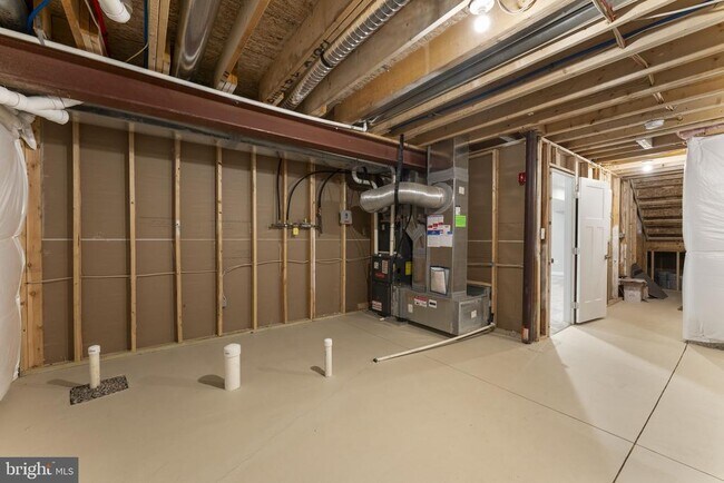 Building Photo - 143 Hood Farm Dr