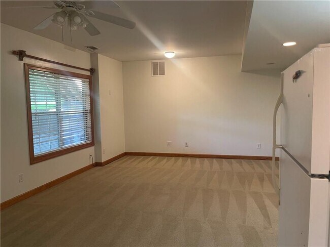 Building Photo - 1023 Cassina Ct SE
