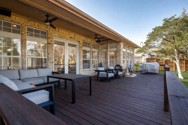 Building Photo - 529 Chippendale Dr