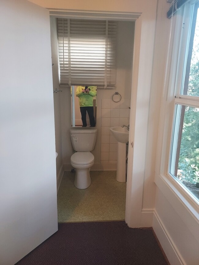 Building Photo - 3453 NW Thurman St