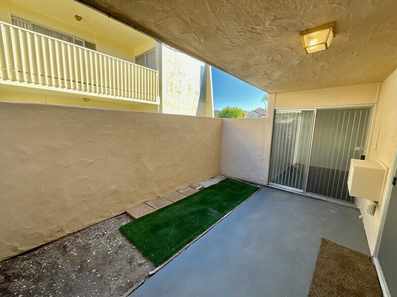 Building Photo - 1536 S Maple St