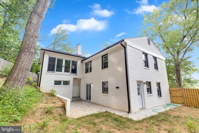 Building Photo - 3009 S Hill St