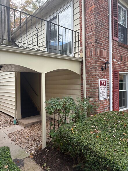 Building Photo - 180 Oberlin Ter