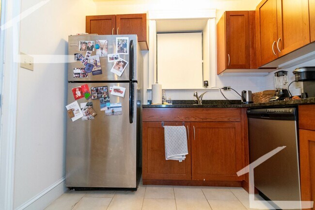 Building Photo - 19 Glenville Ave