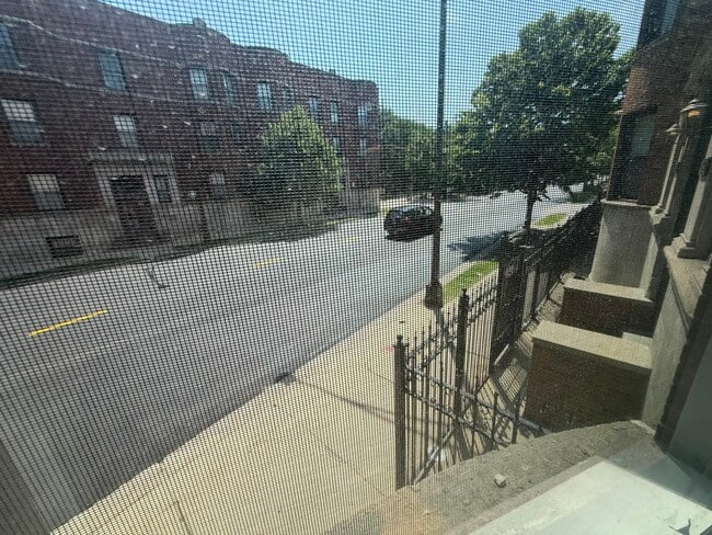 Building Photo - 368 E 59th St