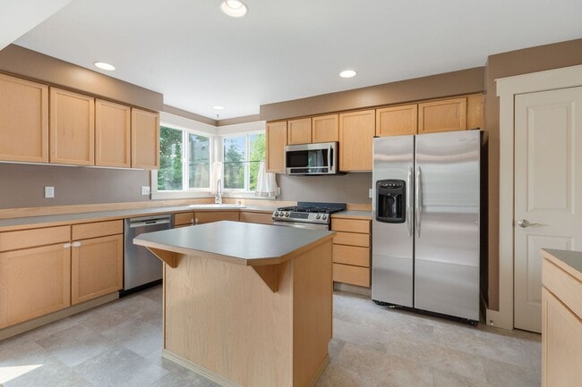 Building Photo - 3bdrm + Office/Den, 2.25 Bath,1664 sq ft, 2 car garage, Backs to Greenbelt! Lk Stevens Schools!
