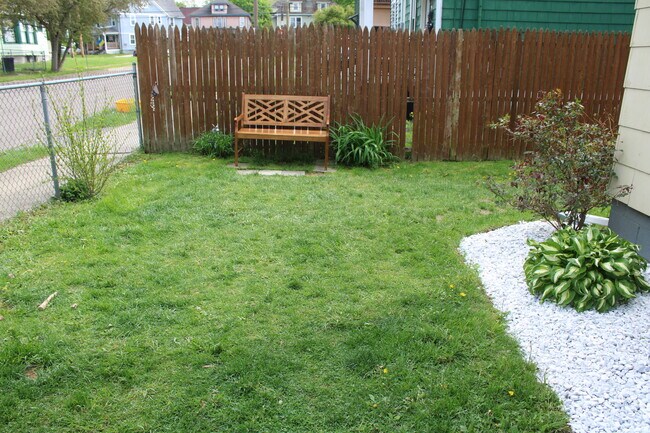 SIDE YARD - 78 Homer St