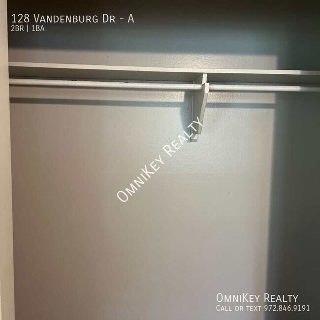 Building Photo - 128 Vandenburg Dr