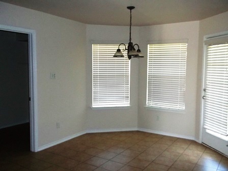 Building Photo - 6205 Charlotte Ln