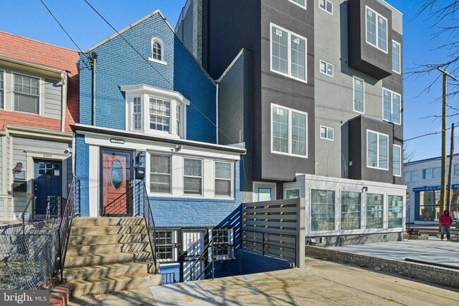 Building Photo - 207 Kennedy St NW