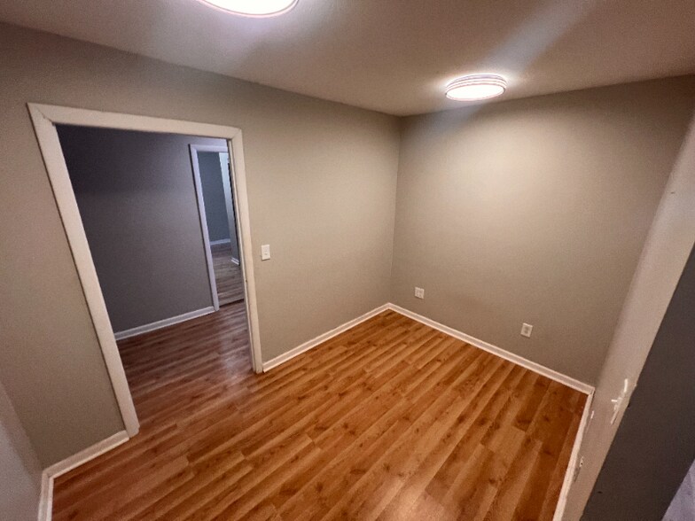 Building Photo - 110 Main St