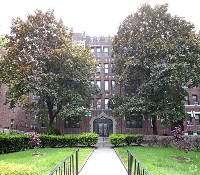 Primary Photo - Hudson 47