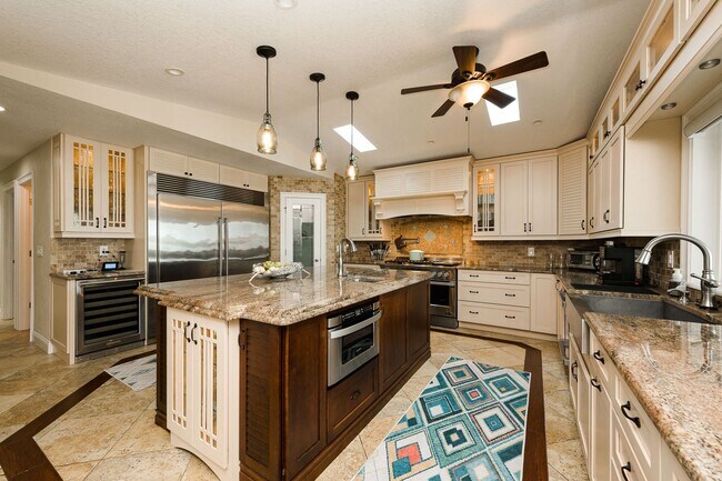 Building Photo - 1130 John Anderson Dr