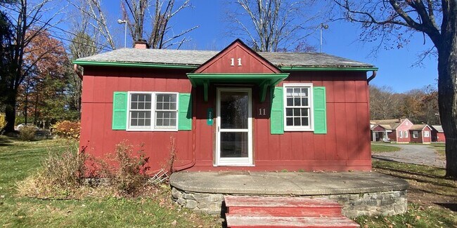 Primary Photo - Chestnut Grove Village 11