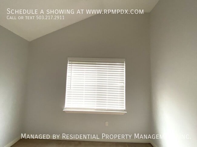 Building Photo - 2518 NW 1st Dr