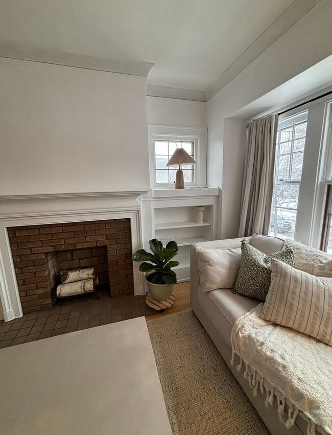 Building Photo - 3822-3824 N Maryland Ave.