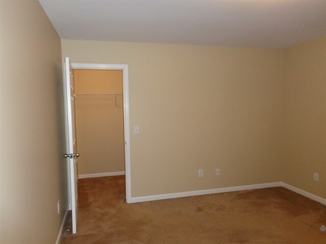 Building Photo - 1808 Bunting Way Dr