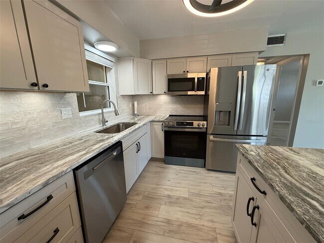 Building Photo - 175 55th Ave