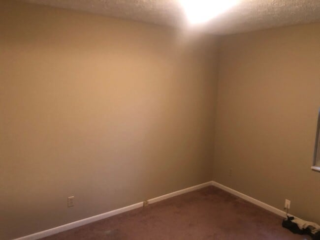 Building Photo - Charming 4-Bedroom Cape Cod Home in Knoxville