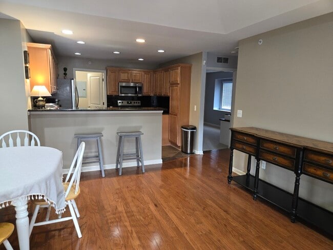 Building Photo - 6725 Boulder Pointe Dr