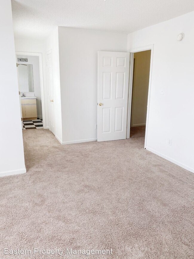 Building Photo - 2600 Cypress View Dr