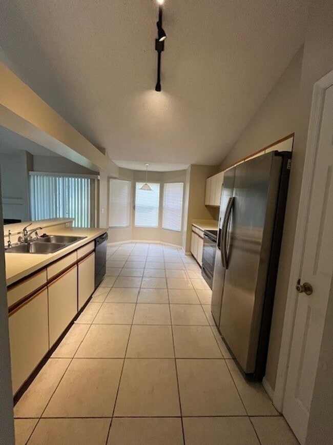 Building Photo - FREE First Month of Rent! **4/2 in Copperf...