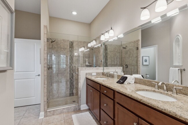 Building Photo - 95282 Summerwoods Cir