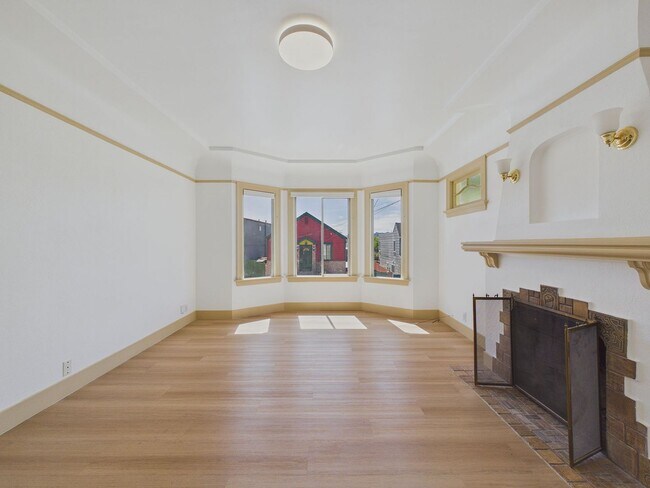 Building Photo - 58 Vale St