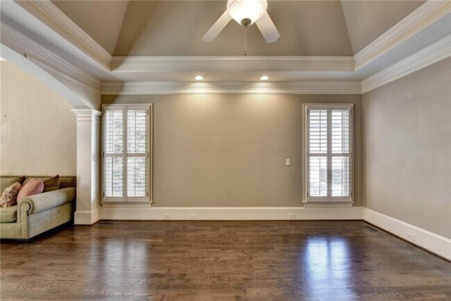 Building Photo - 10125 Brixton Pl