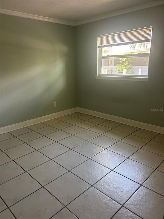 Building Photo - 206 N Cypress Way