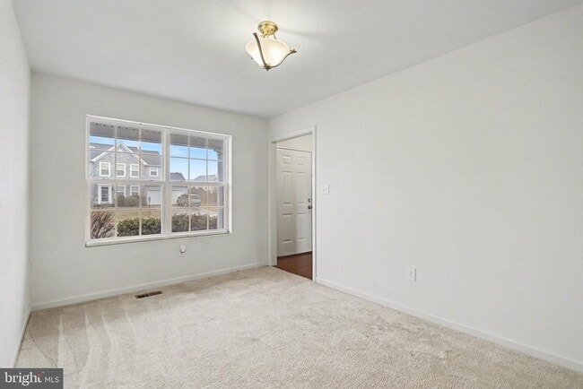 Building Photo - 27 E Imperial Dr