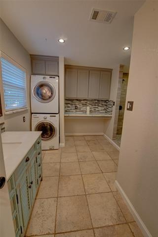 Building Photo - 1212 Marshalldale Dr