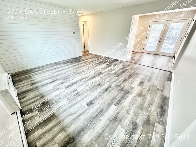 Building Photo - 3777 Oak St