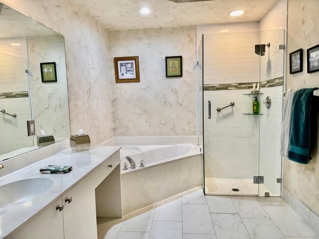 Building Photo - 8082 Aberdeen Dr