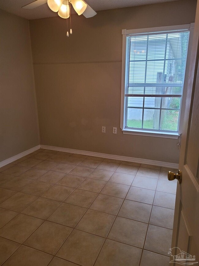 Building Photo - 708 Thornwood Pl