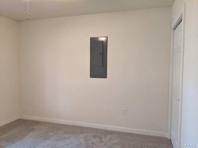 Building Photo - 203 Colonial Beach Rd