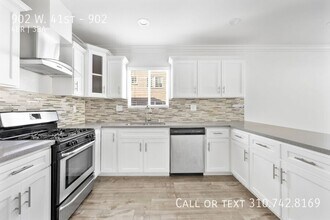 Building Photo - 902 W. 41st-902