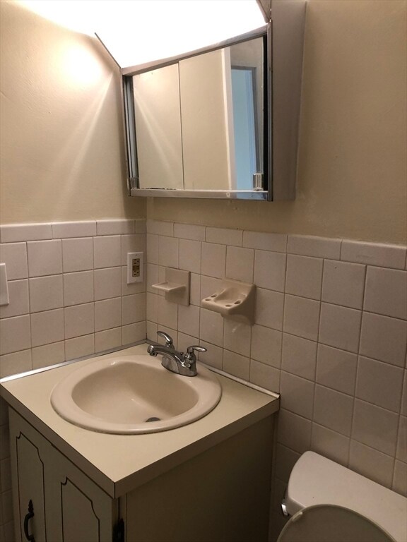 Building Photo - 245 Sea St