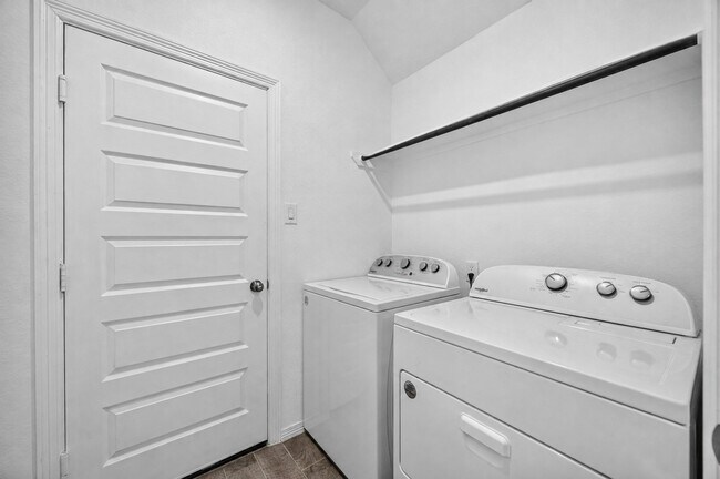 Building Photo - 22338 Auburn Cabin Ln