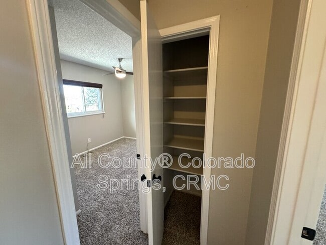 Building Photo - 5185 Nolte Dr N