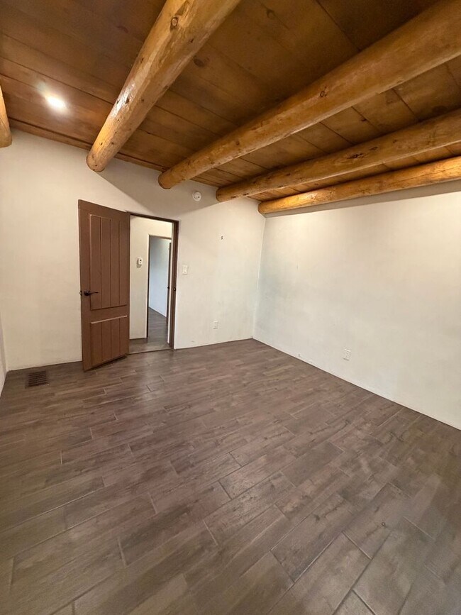 Building Photo - 152 Lorenzo Rd