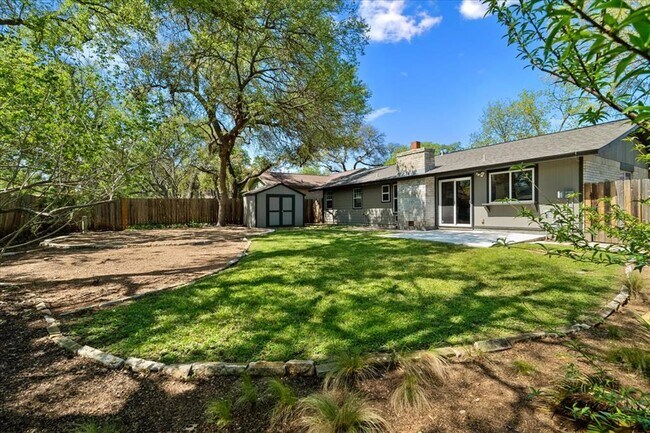 Building Photo - 2501 Redleaf Ln